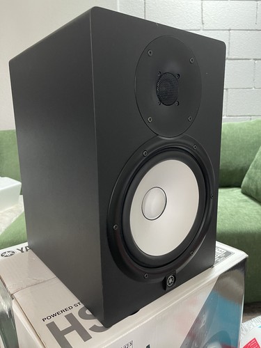 Yamaha hs8 studio monitors - hs8,